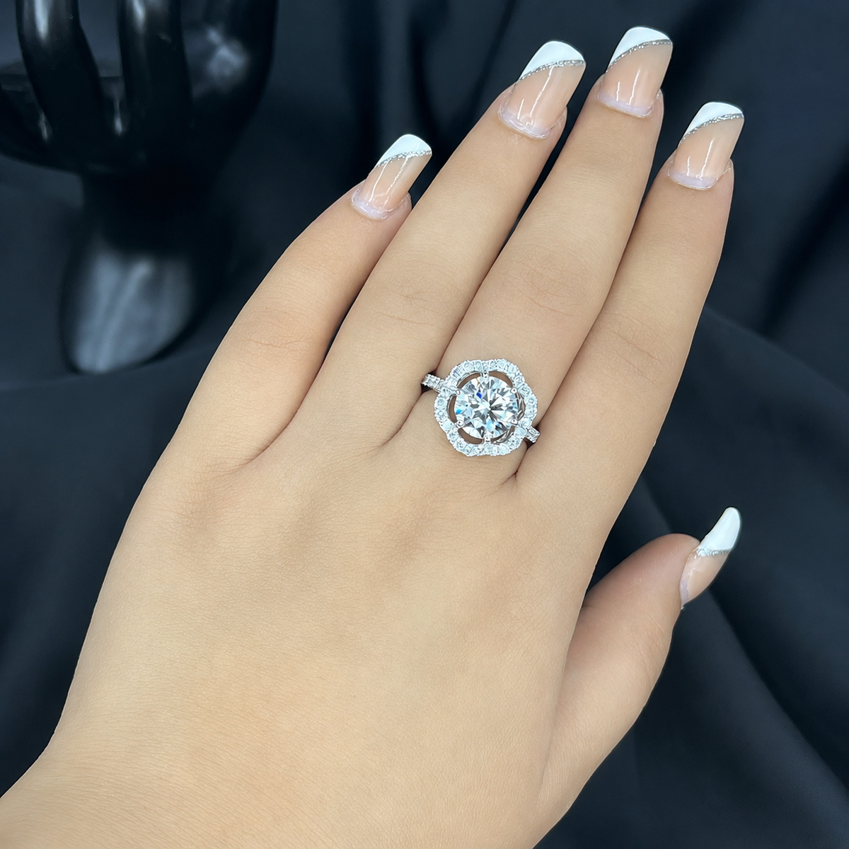 Round Brilliant Lab-Grown Diamond Ring